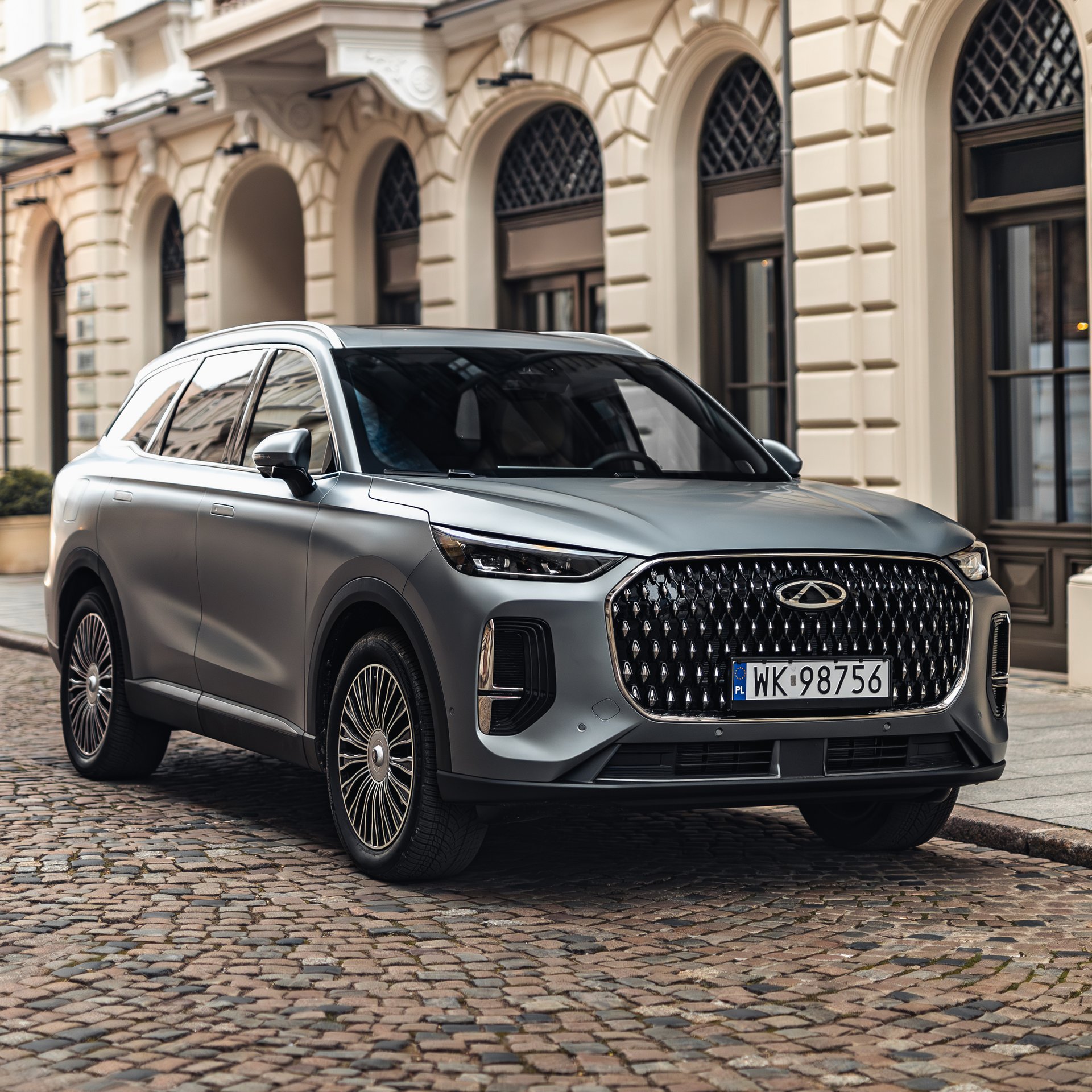 CHERY TIGGO 9 PHEV – przedni grill w stylistyce rodziny TIGGO